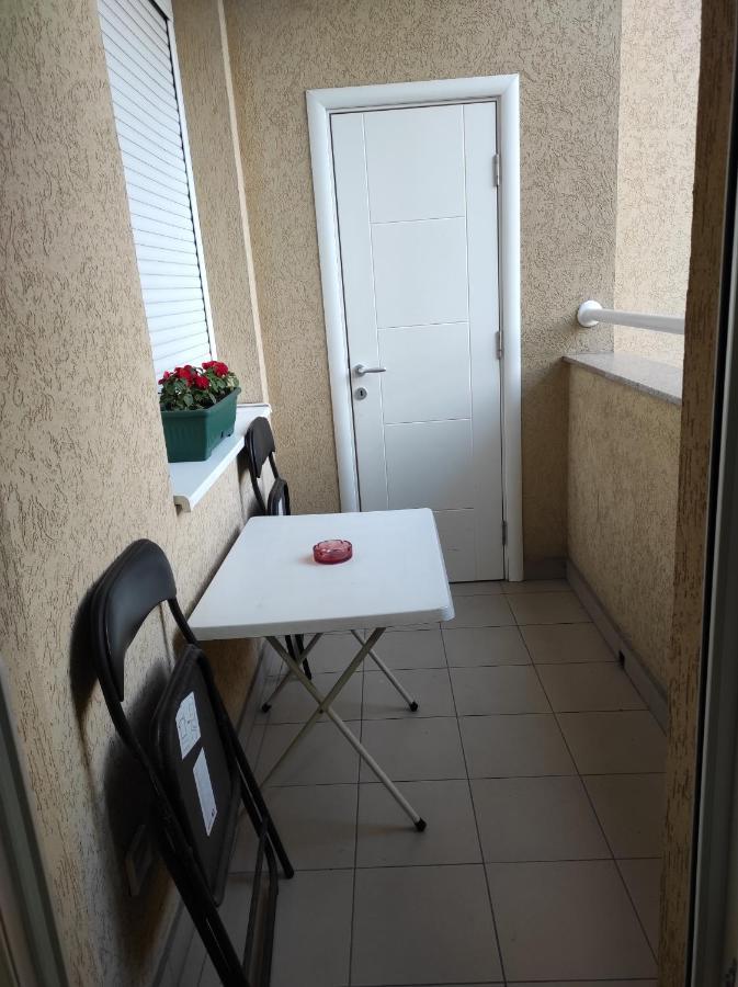 Apartman Marina Sa Garazom Novi Sad Esterno foto