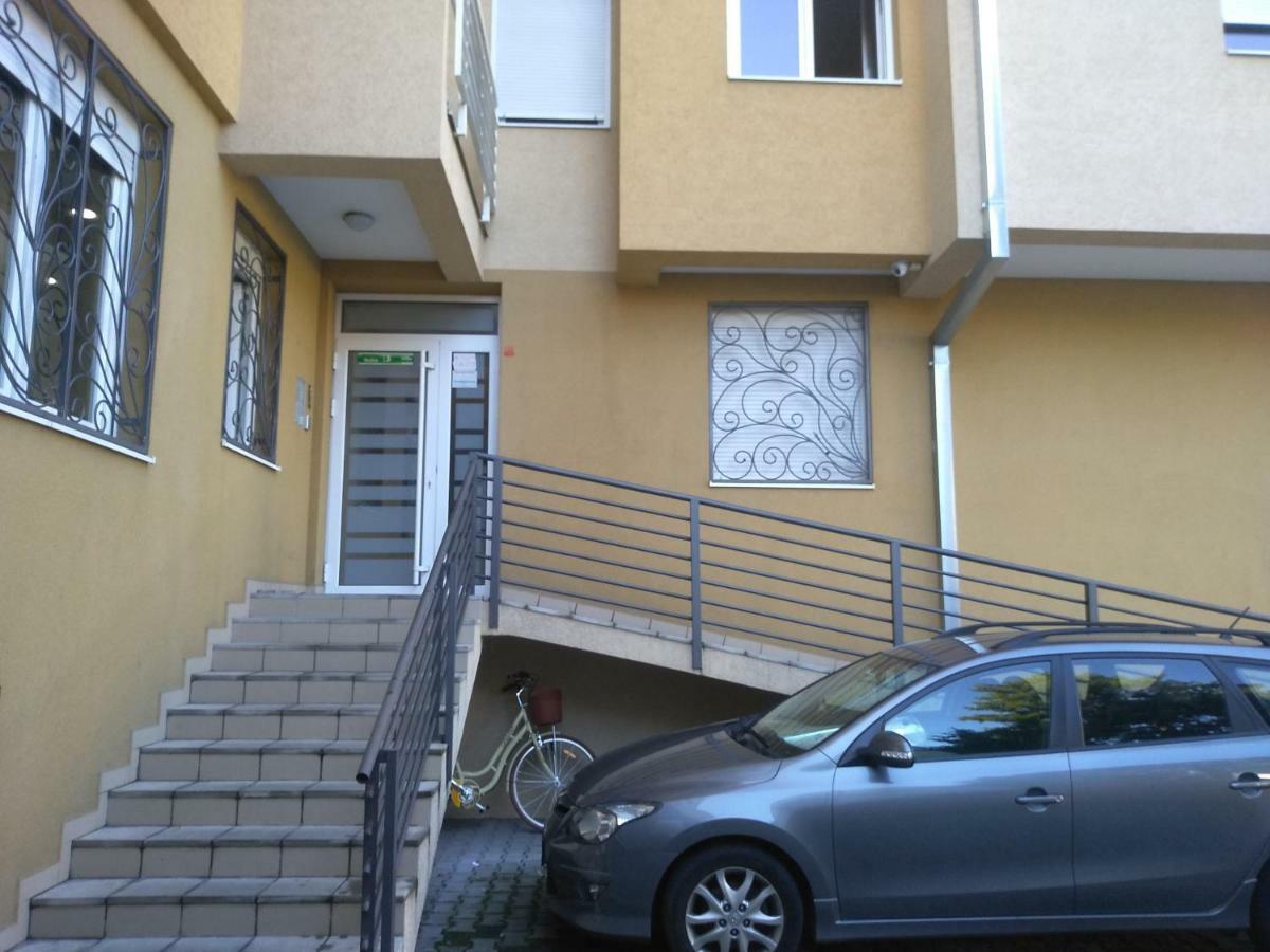 Apartman Marina Sa Garazom Novi Sad Esterno foto