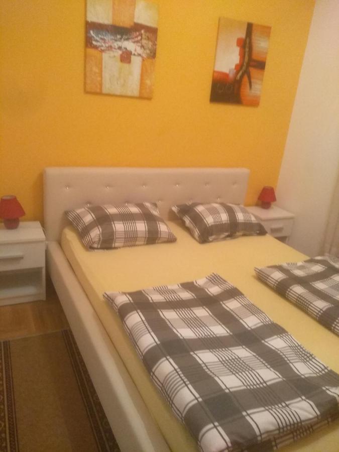 Apartman Marina Sa Garazom Novi Sad Esterno foto